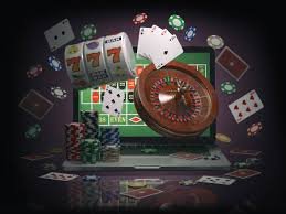 Adult user browsing 2022 apk mobile table games with sports interest nearby