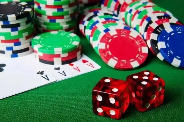 Adult Bangladesh user exploring sports and gaming sections on 2022 apk